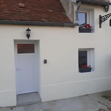 Studio Atypique Et Reposant Verdelot Exterior foto